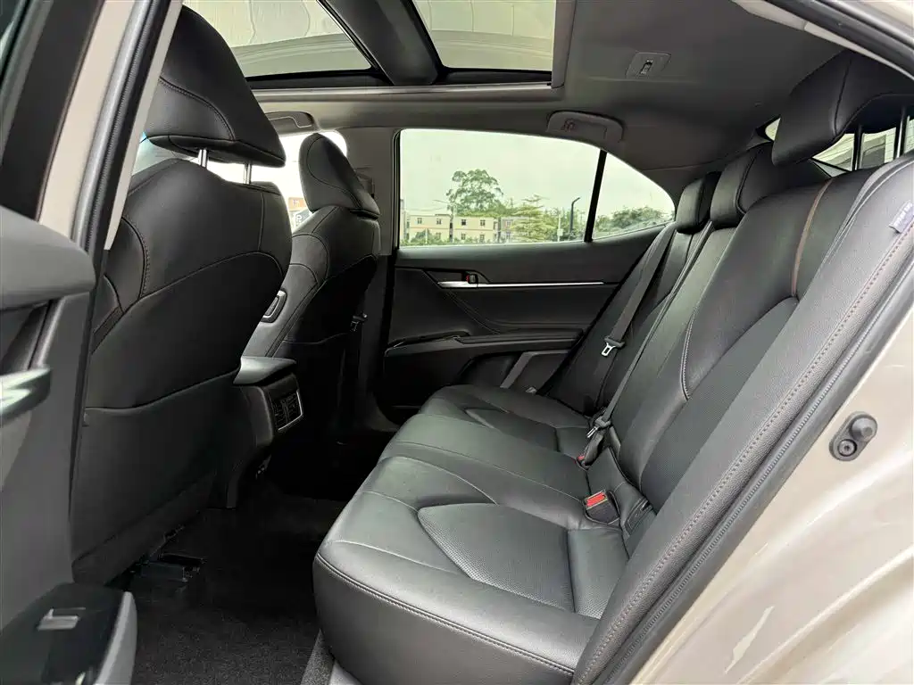 Toyota Camry 2023 2.5G Luxury Edition фото 22