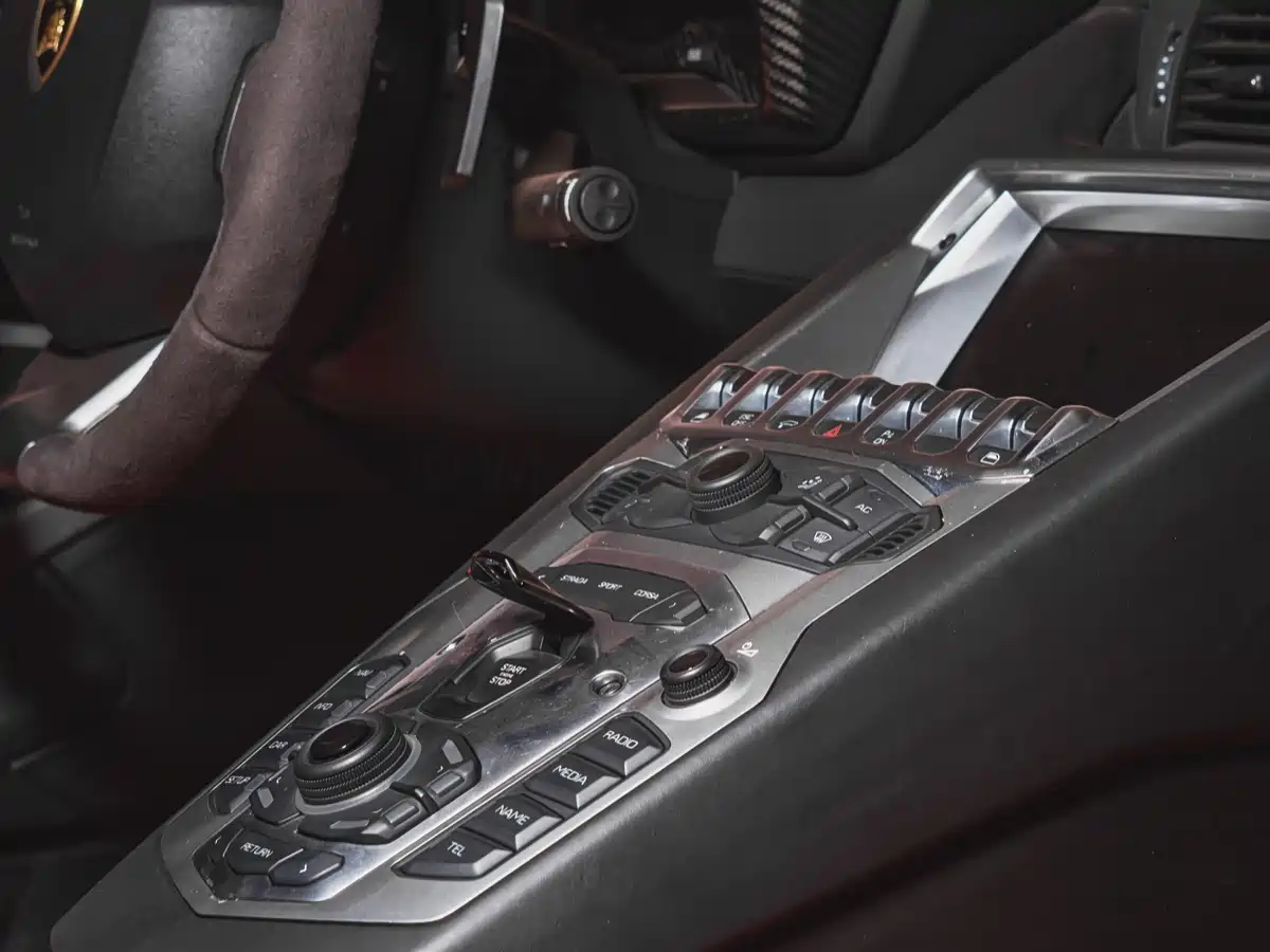 Lamborghini Aventador 2011 LP 700-4 фото 18