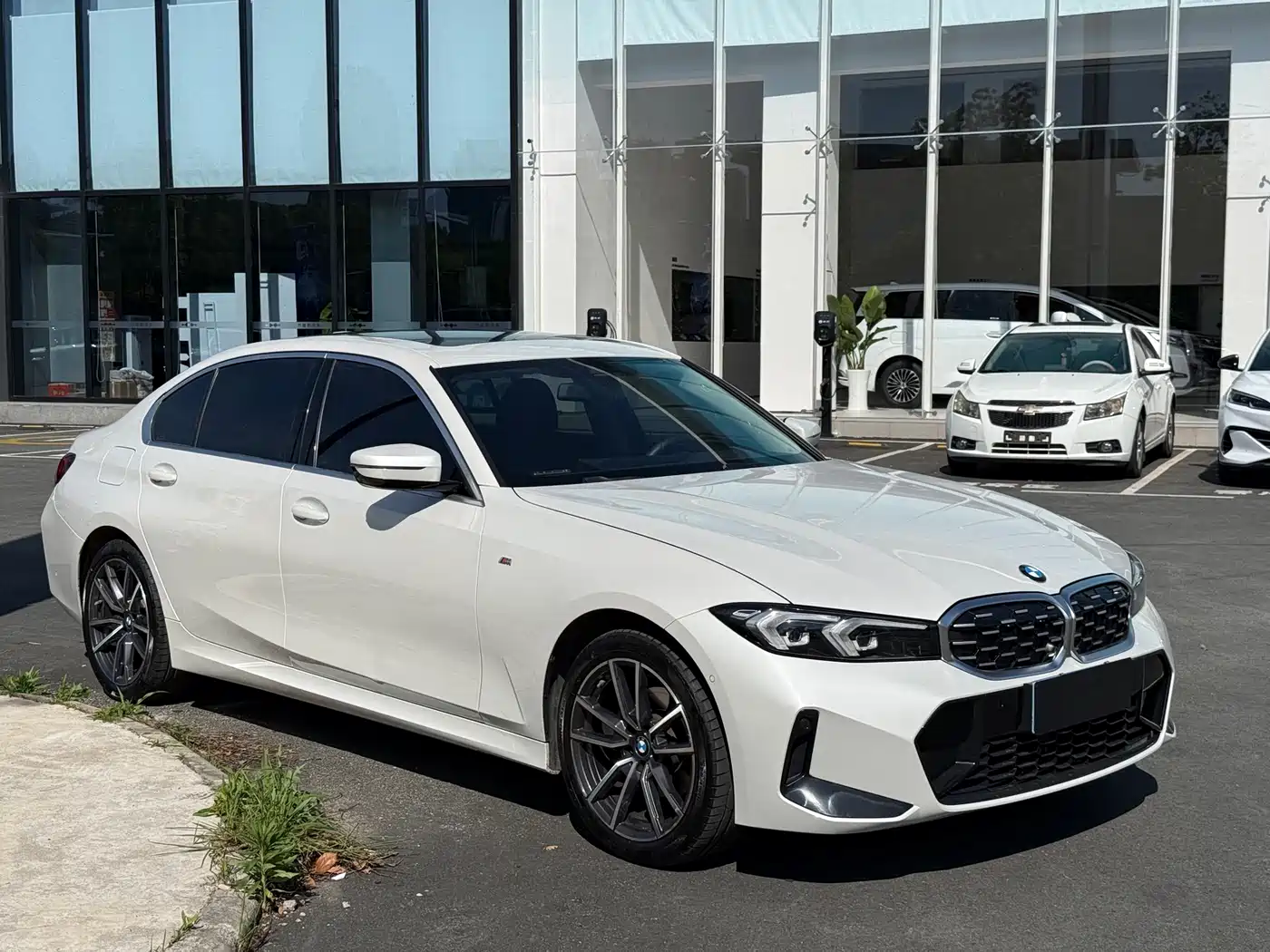 BMW 3 Series 2023 325Li M Sport Package фото 4