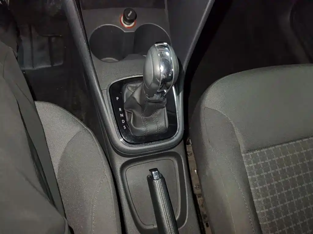 Volkswagen Polo 2016 1.6L Automatic Comfort фото 14