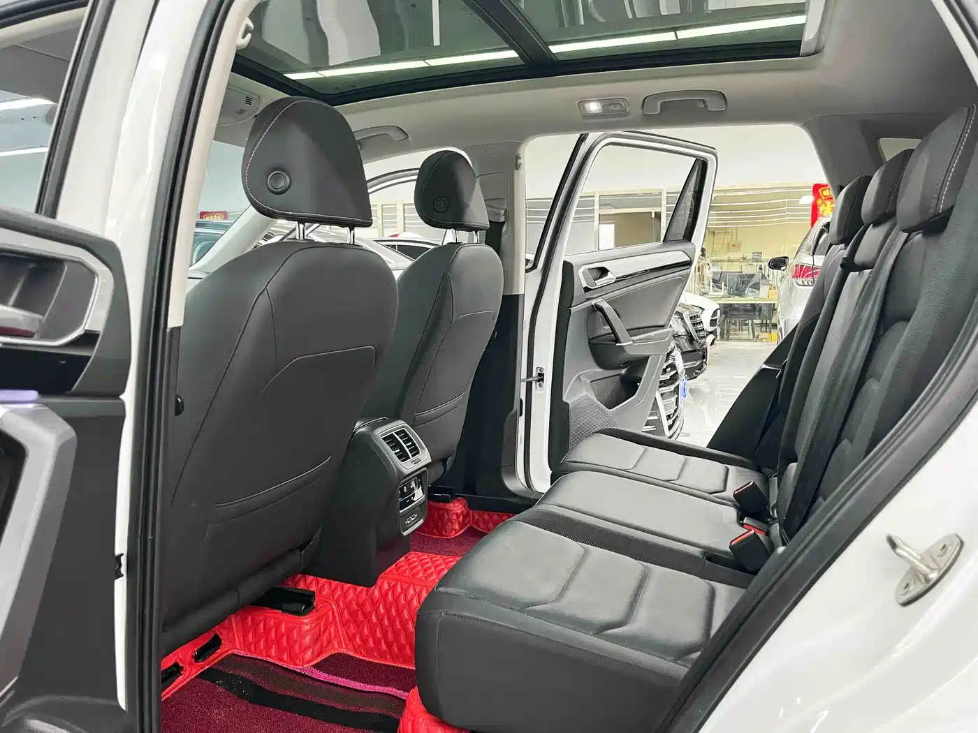 Volkswagen Tayron 2020 330TSI 2WD Luxury Smart Edition фото 8