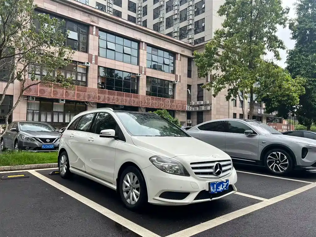Mercedes-Benz B-Class 2012 B 180 фото 3