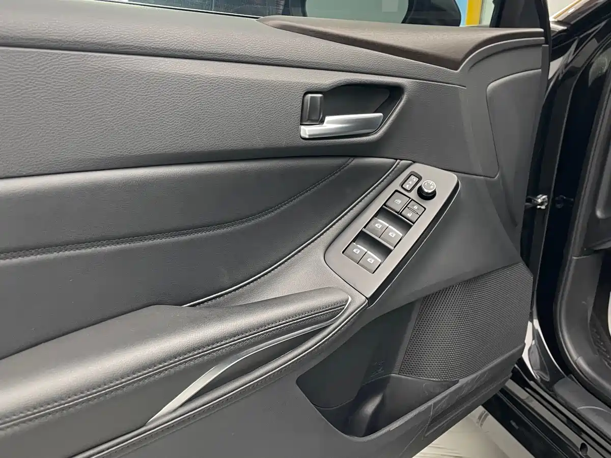 Toyota Avalon 2024 2.0L Luxury Edition фото 19