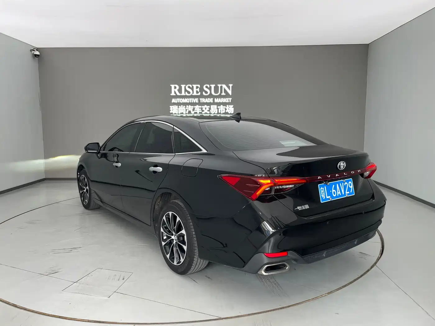 Toyota Avalon 2024 2.0L Luxury Edition фото 12