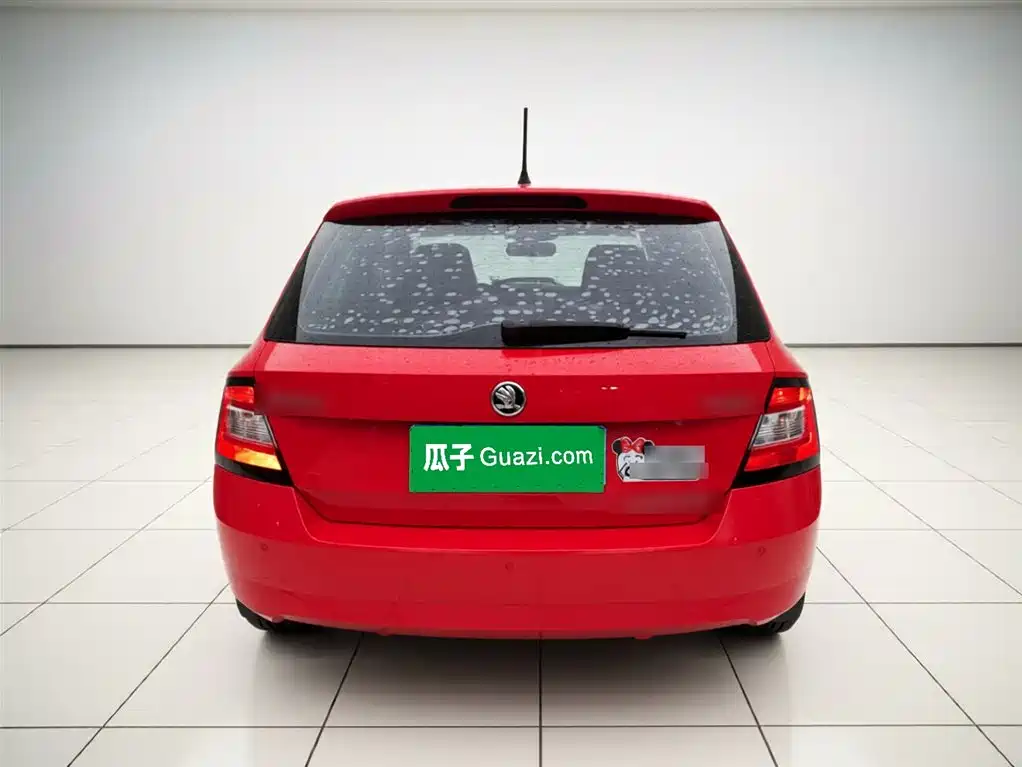 Škoda Fabia 2016 1.4L Automatic Car Enjoy Edition фото 6