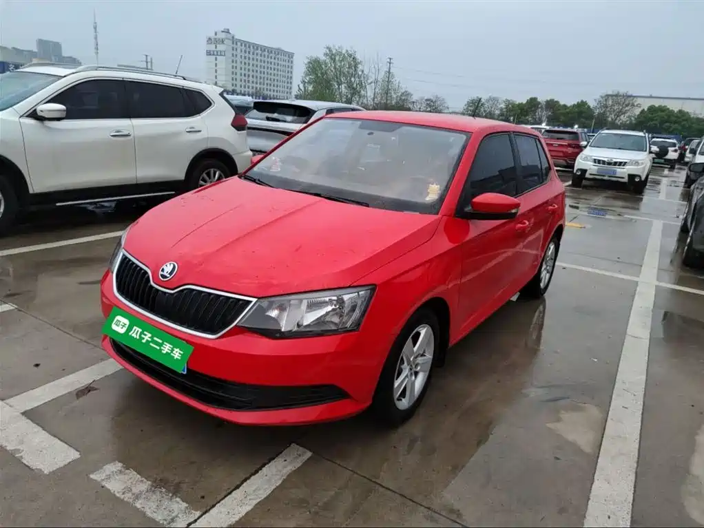 Škoda Fabia 2016 1.4L Automatic Car Enjoy Edition фото 2