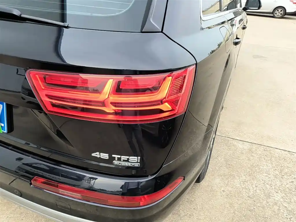 Audi Q7 2019 45 TFSI Comfort фото 8