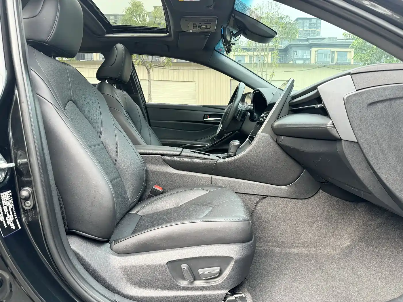 Toyota Avalon 2023 2.5L Luxury Edition фото 12