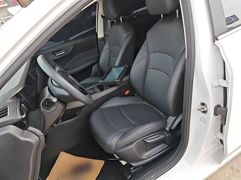 Roewe i5 2025 2023 1.5L CVT Luxury Edition