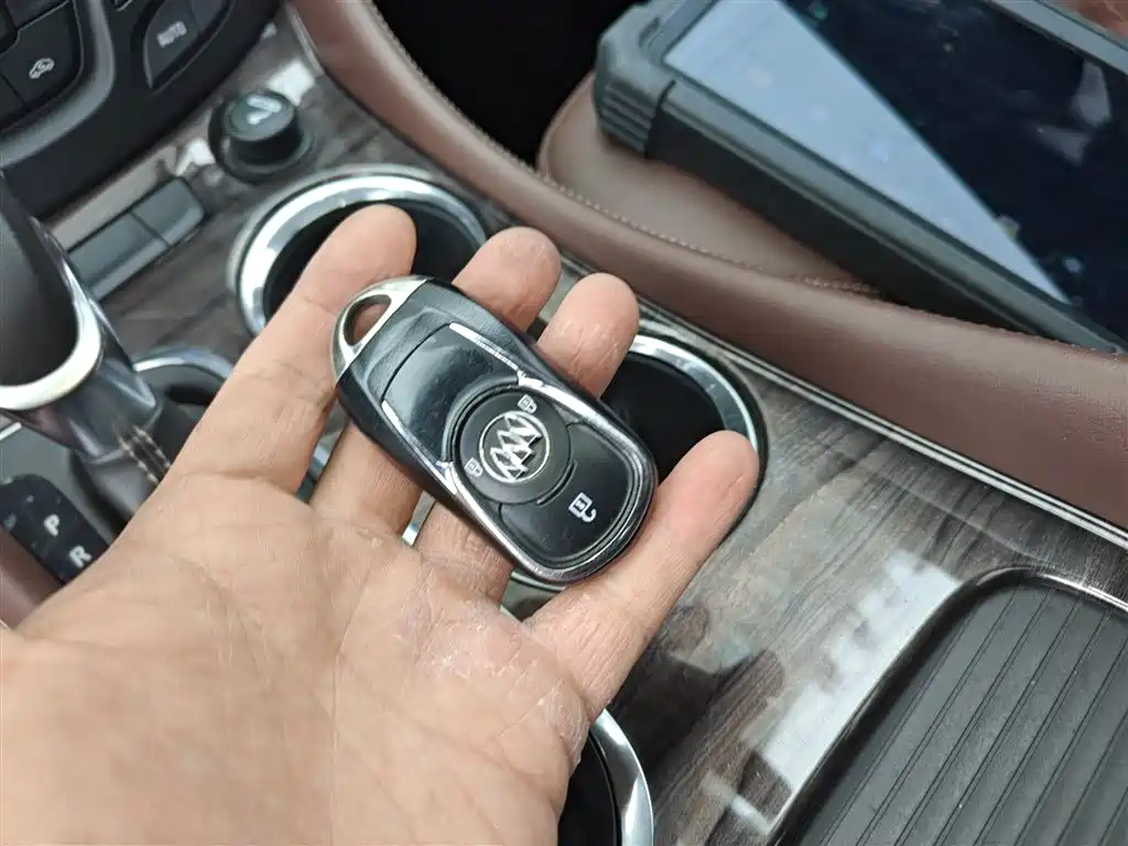 Buick Envision Plus 2017 20T FWD Elite фото 17