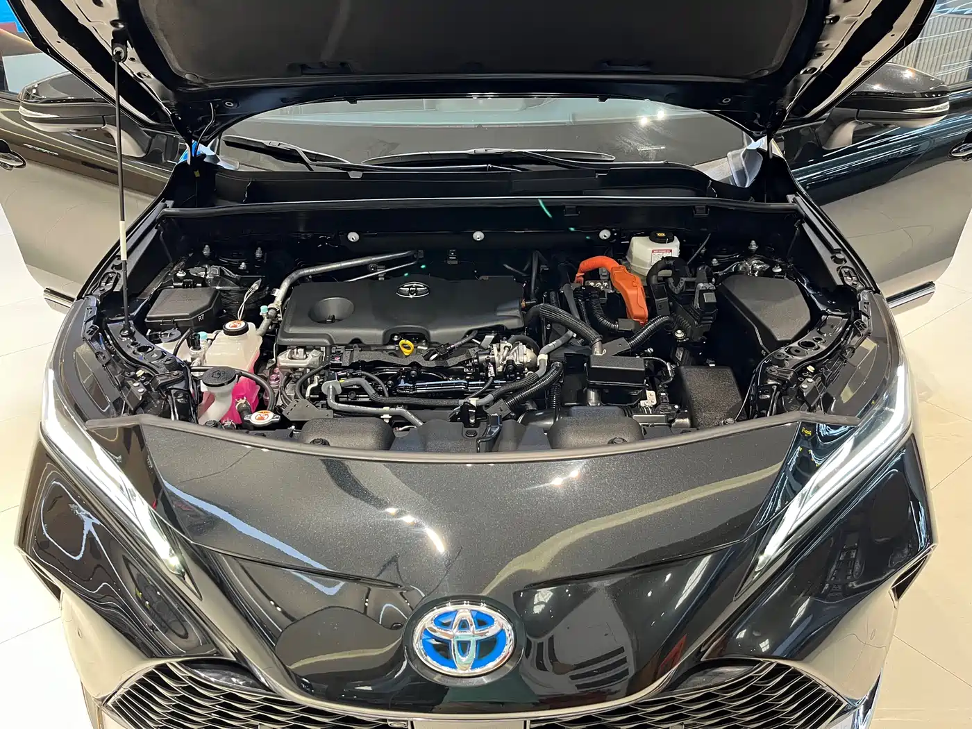 Toyota Venza 2022 Dual Engine 2.5L CVT 4WD Supreme фото 25