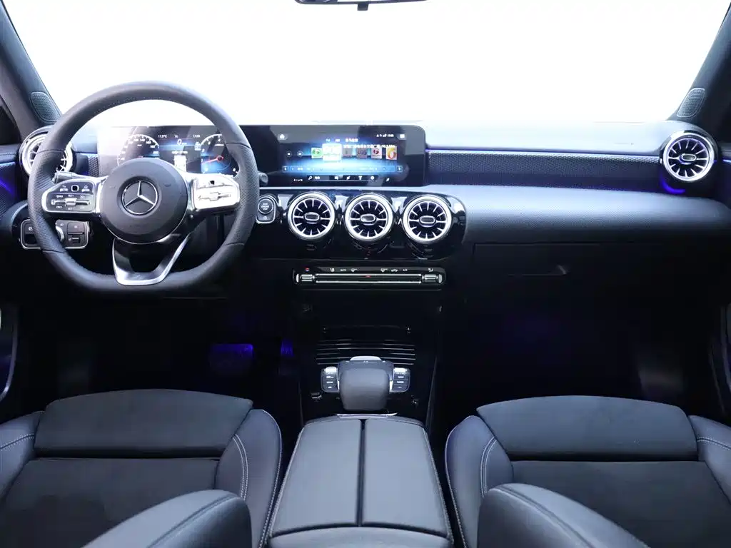 Mercedes-Benz A-Class 2022 Facelift III A 200 L Sport Sedan Fashion фото 13