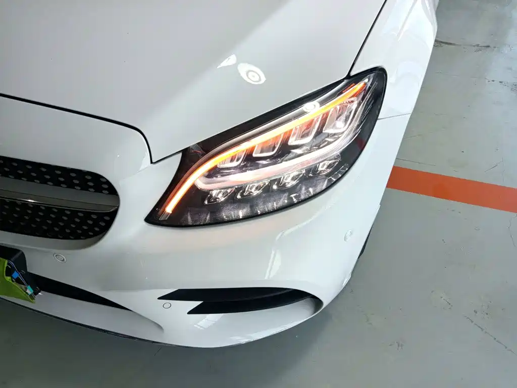 Фото 18 - Mercedes-Benz C-Class