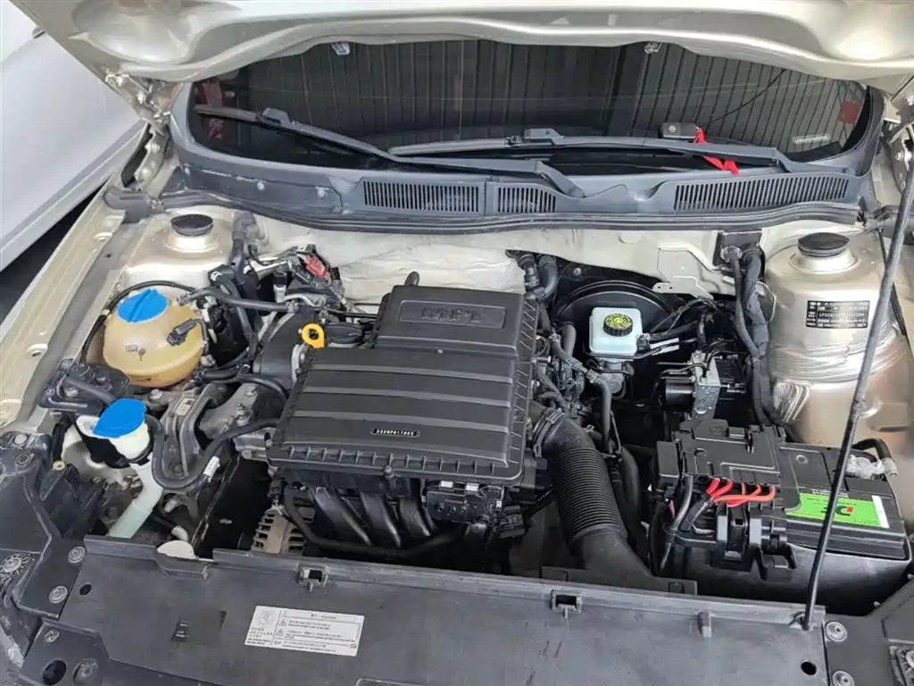 Volkswagen Bora 2016 Model 1.6L Manual Comfort фото 20