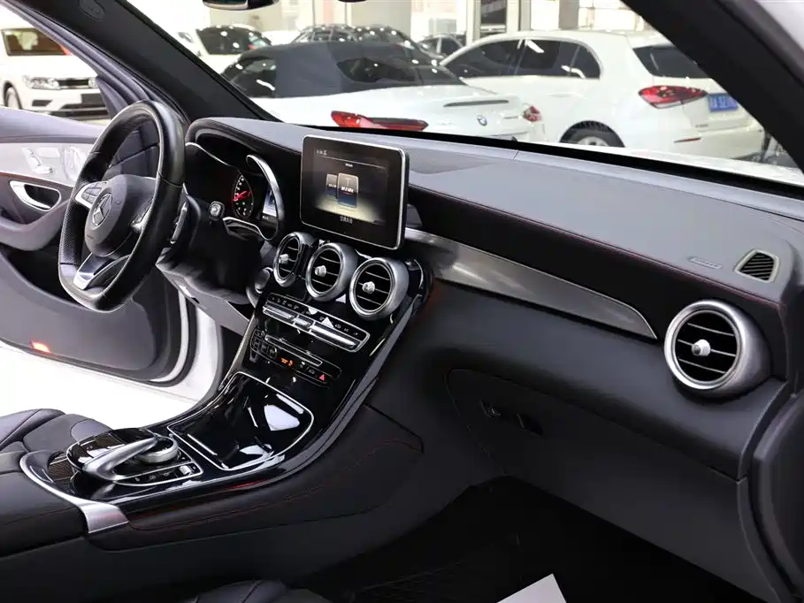 Mercedes-Benz GLC AMG 2017 AMG GLC 43 4MATIC фото 17