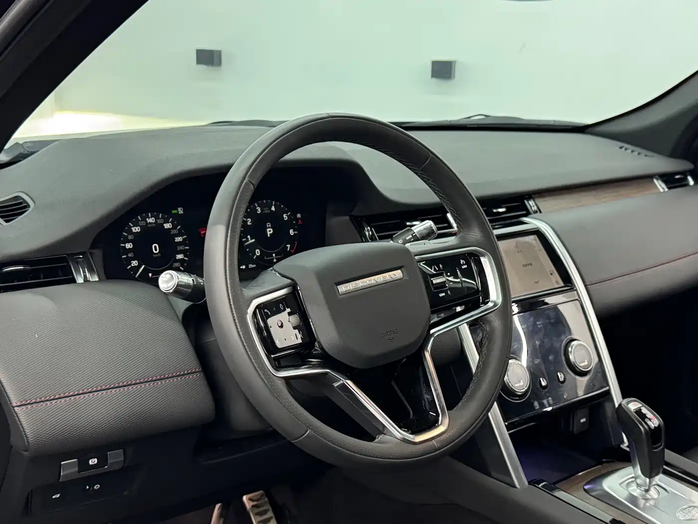 Land Rover Discovery Sport 2023 249PS R-Dynamic S Performance Version фото 5