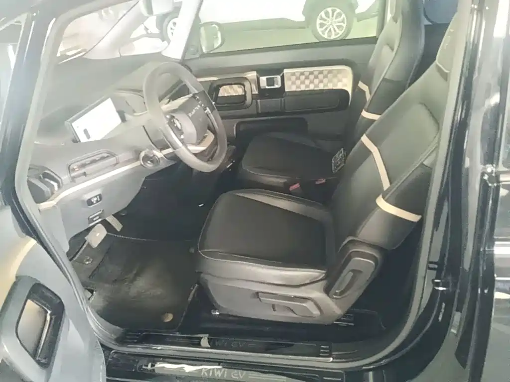 Фото 15 - Baojun KiWi EV