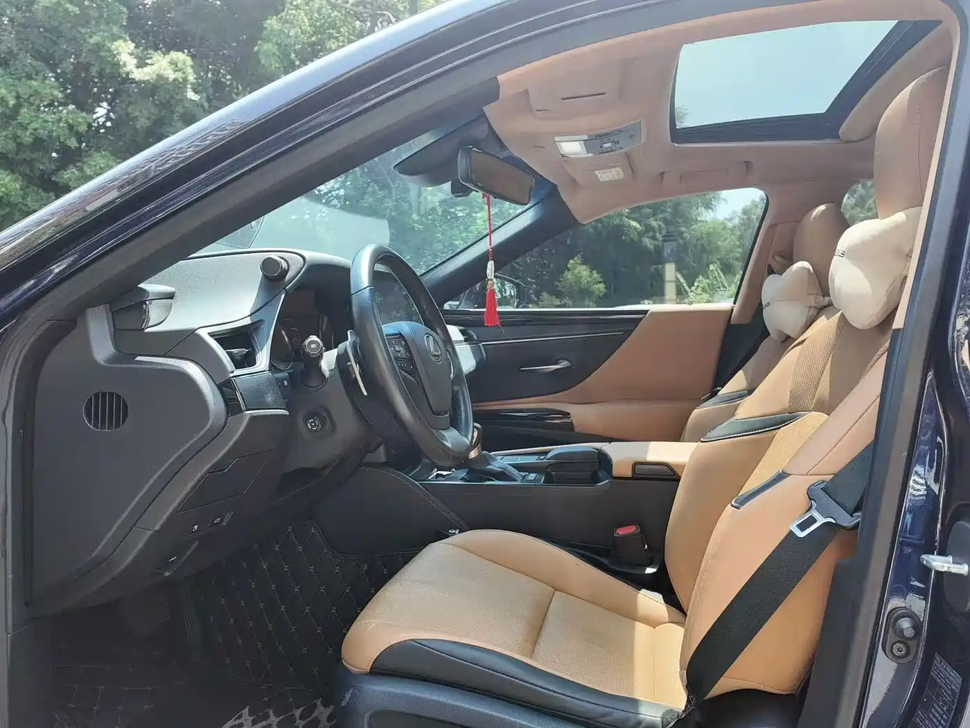 Фото 5 - Lexus ES
