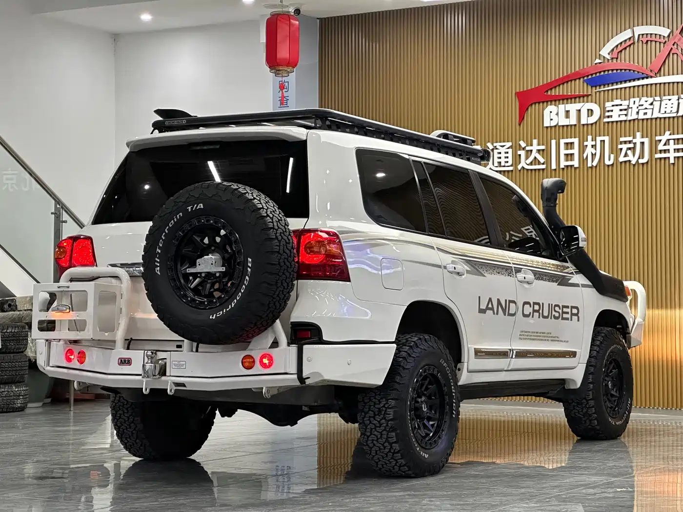 Toyota Land Cruiser 2012 4.6L Automatic VX-R фото 6