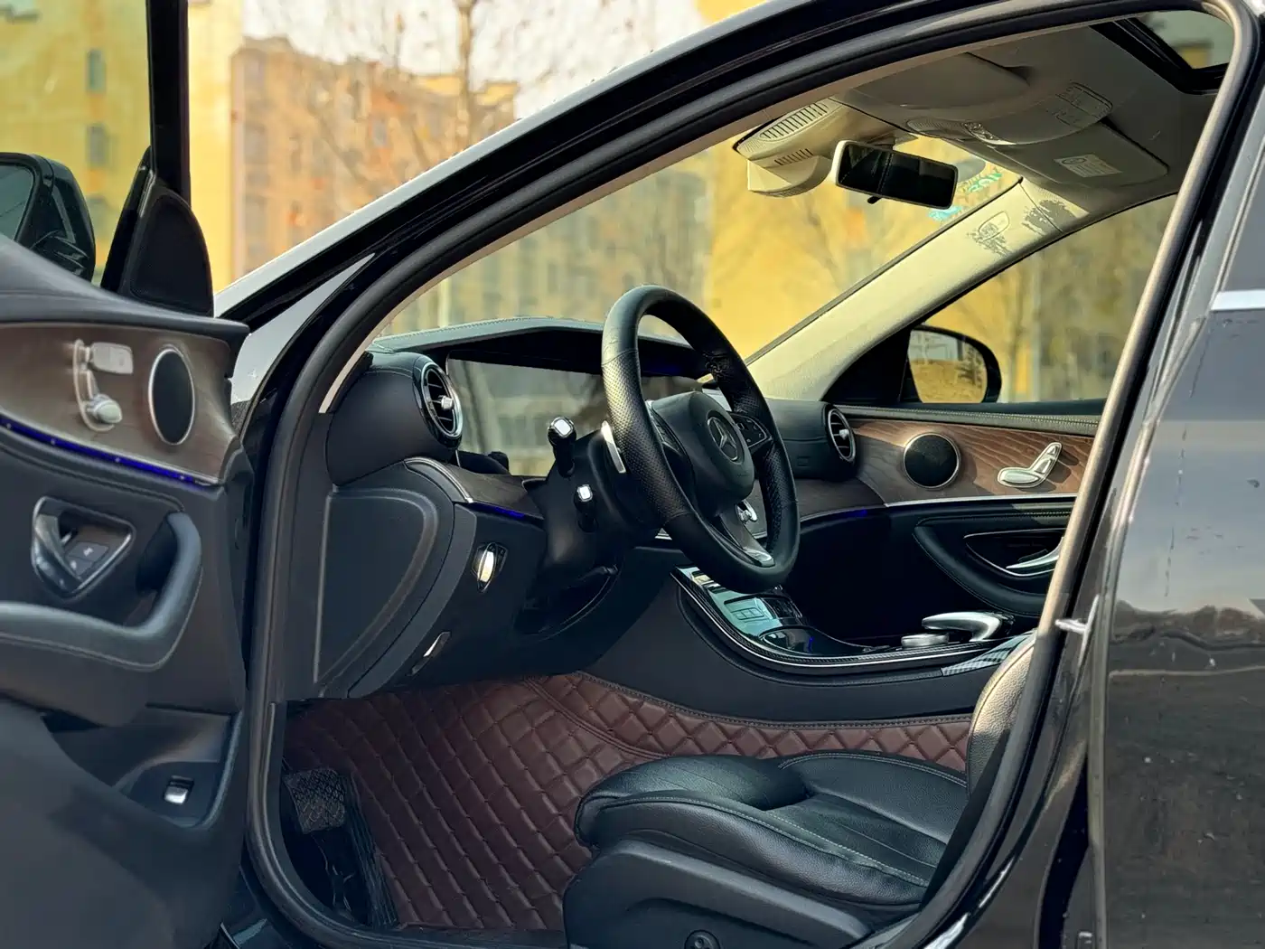 Mercedes-Benz E-Class 2016 E 200 L фото 3