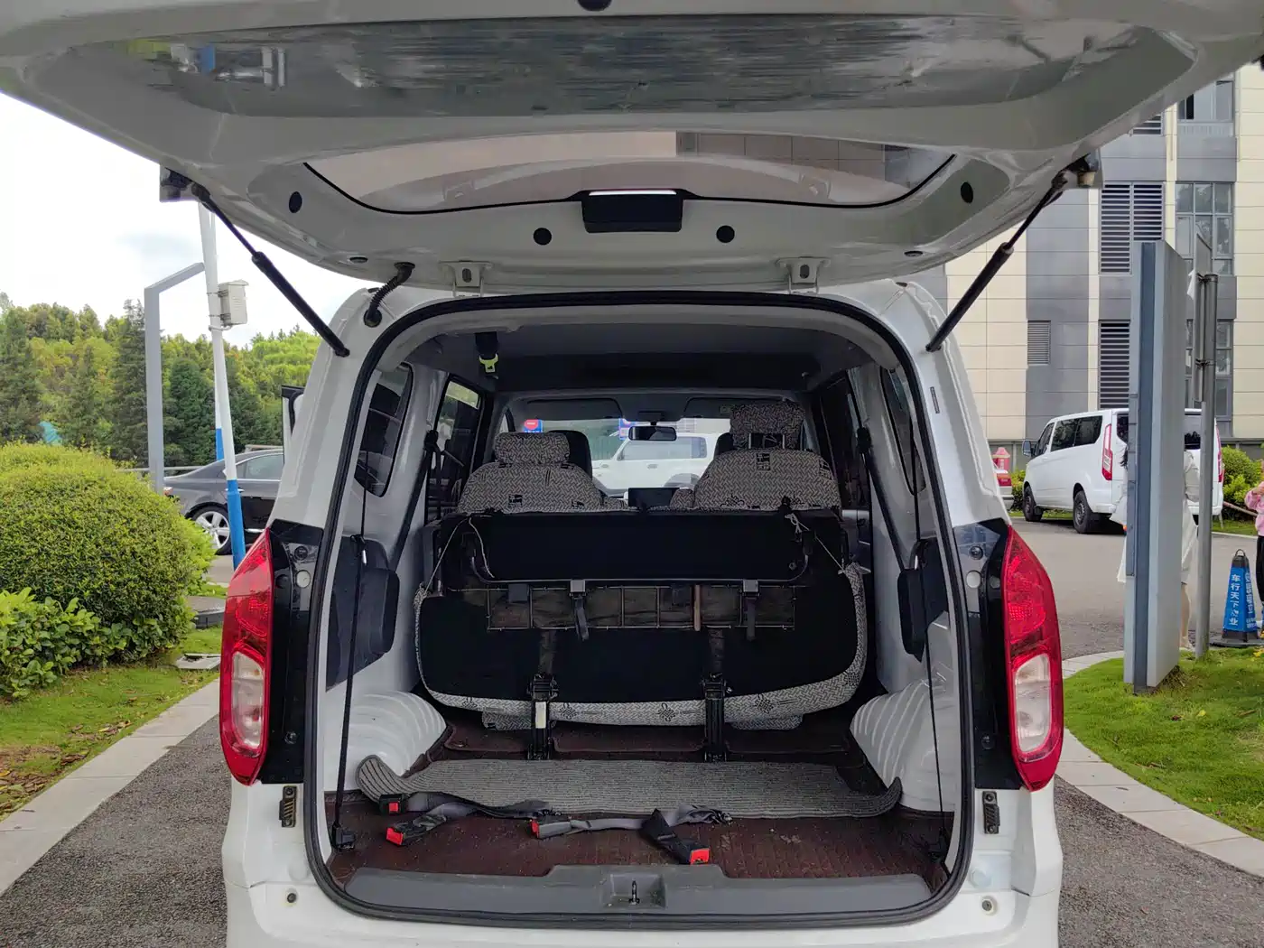 Wuling Motors Wuling Hongguang New Energy 2025 2025 Extended-Range Hybrid 50KM Comfort Version