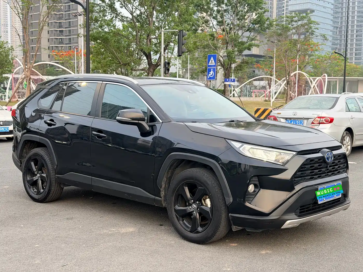 Toyota RAV4 Rongfang 2021 Facelift Hybrid 2.5L E-CVT 4WD Elite PLUS фото 3