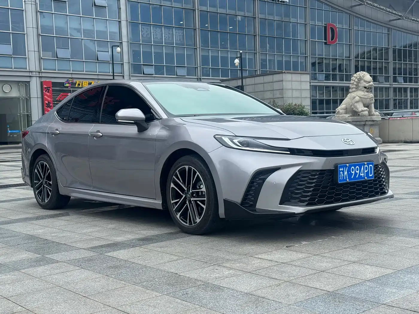 Toyota Camry 2026 Hybrid 2.0HSE Sport Lite Edition фото 3