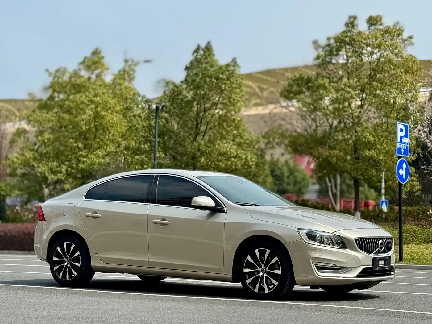 VOLVO S60