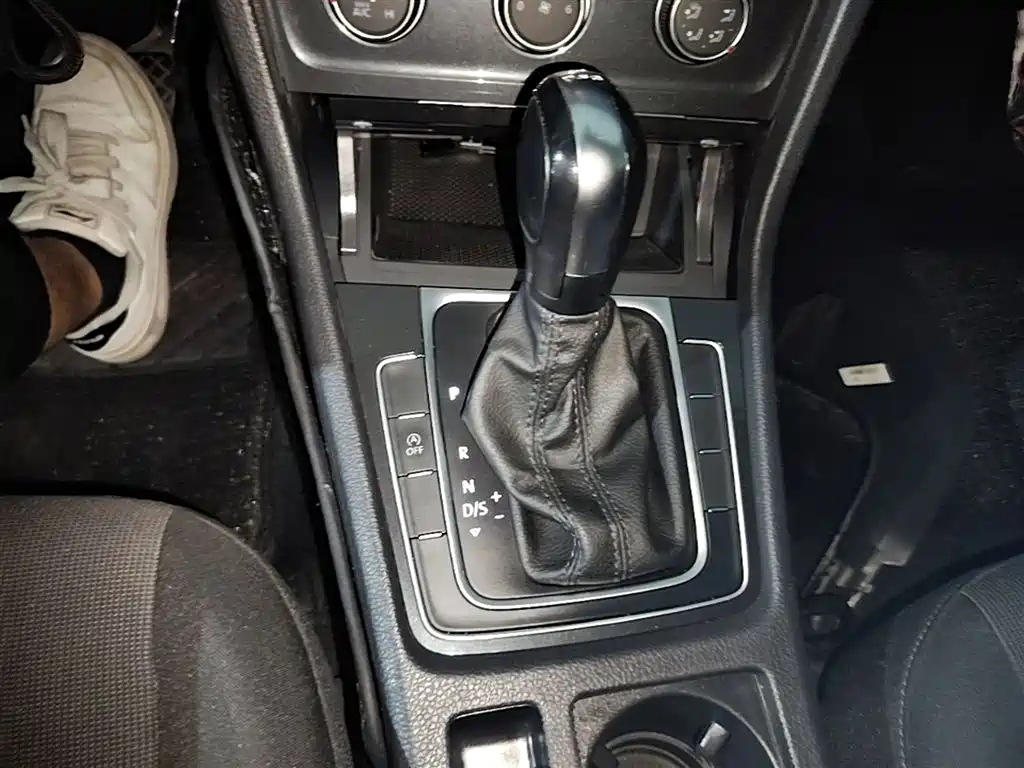Volkswagen Golf 2020 200TSI DSG Comfort Progressive Edition фото 14