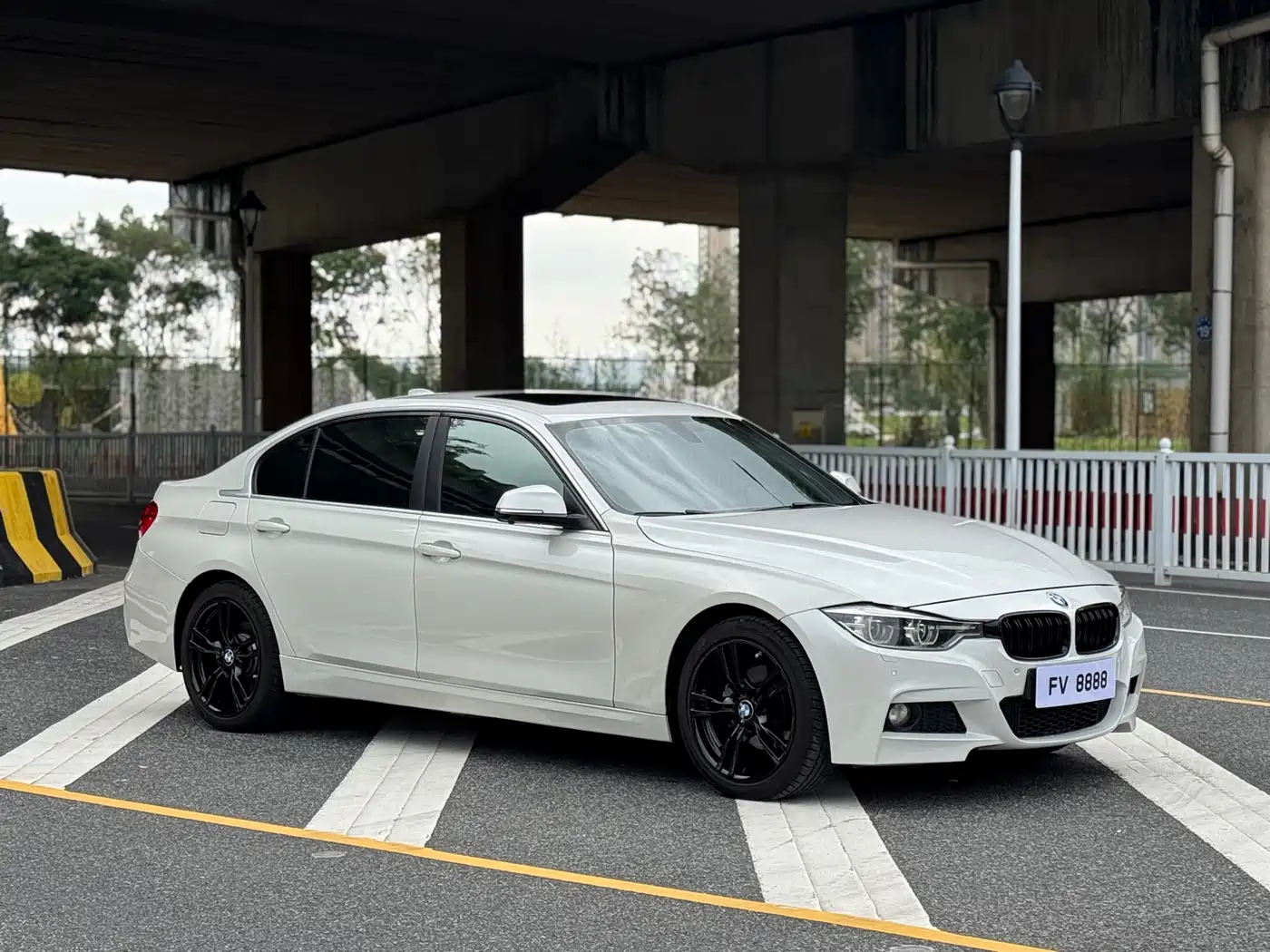 BMW 3 Series 2018 320Li Fashion Style фото 3