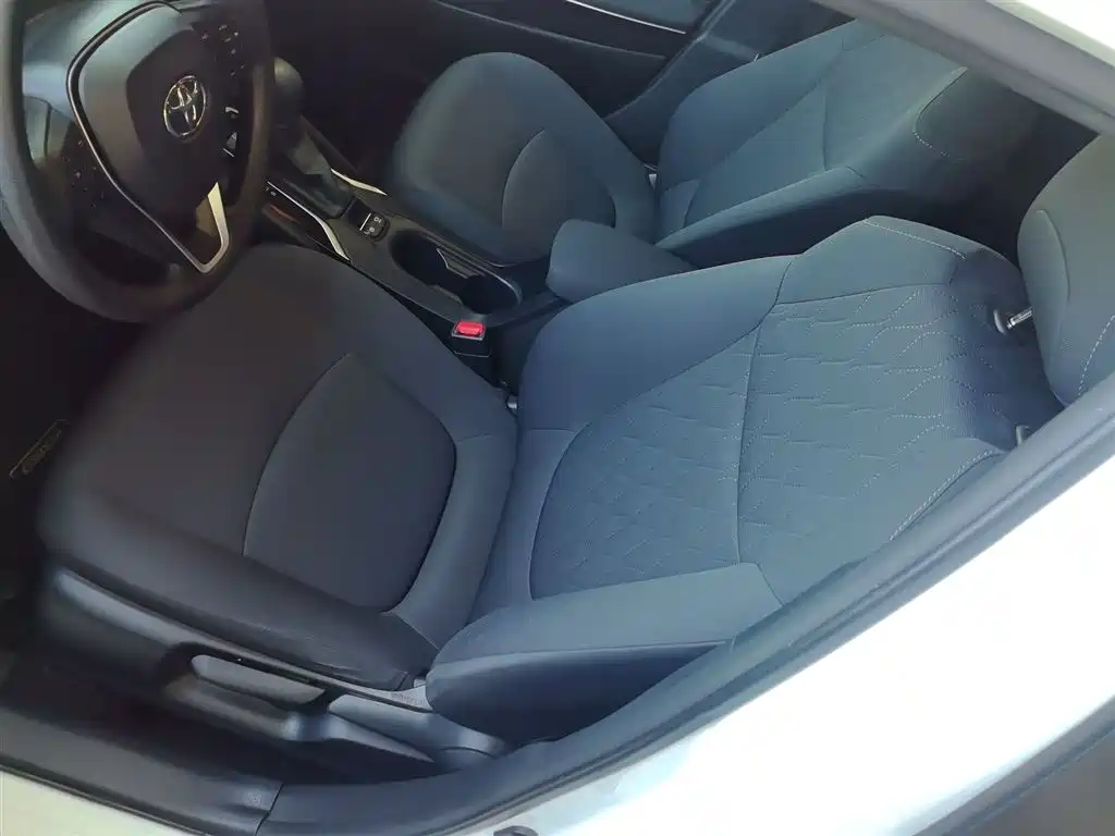 Toyota Corolla 2021 Hybrid 1.8L E-CVT Pioneer Edition фото 8