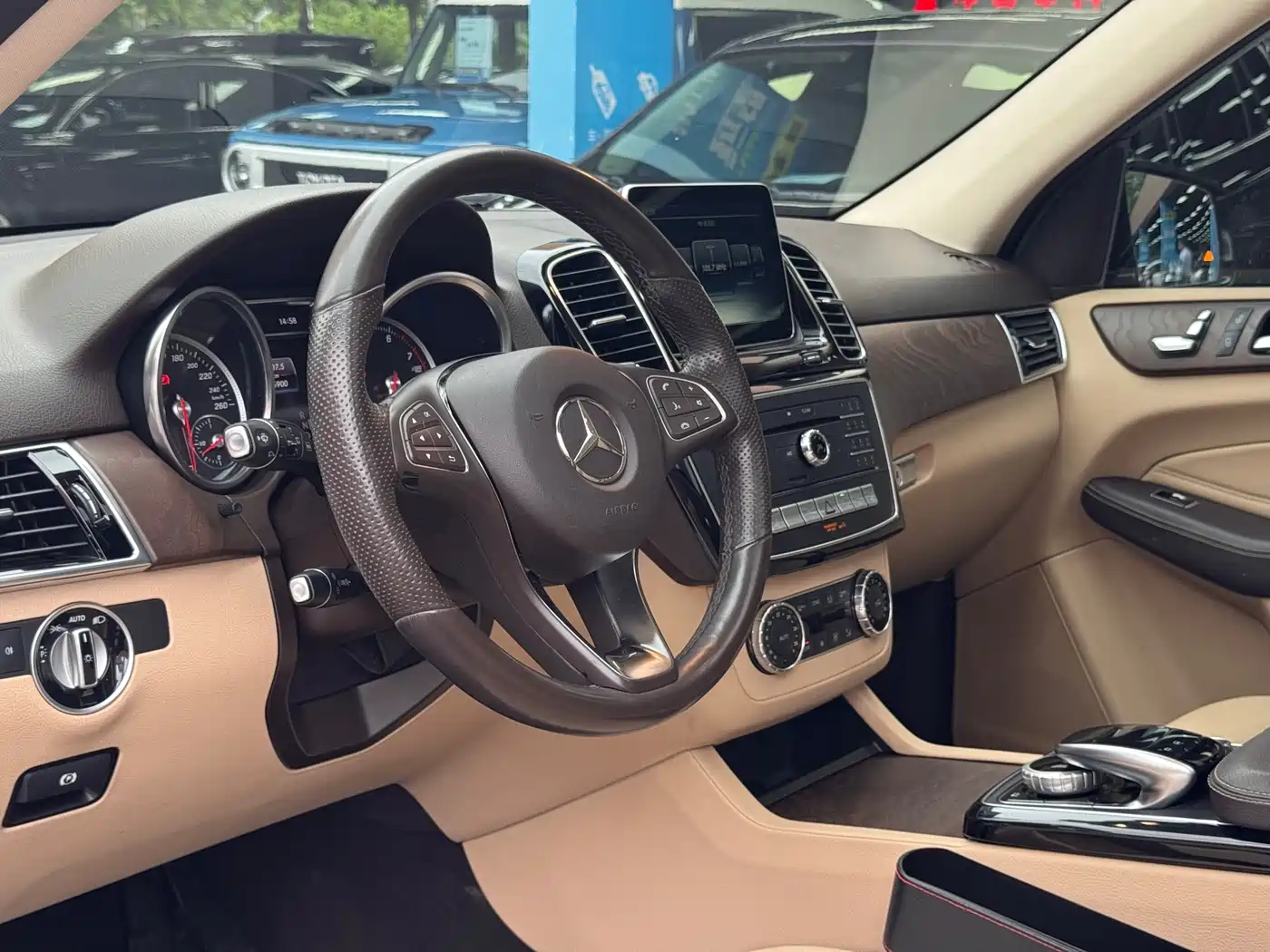 Mercedes-Benz GLE 2015 GLE 400 4MATIC фото 10