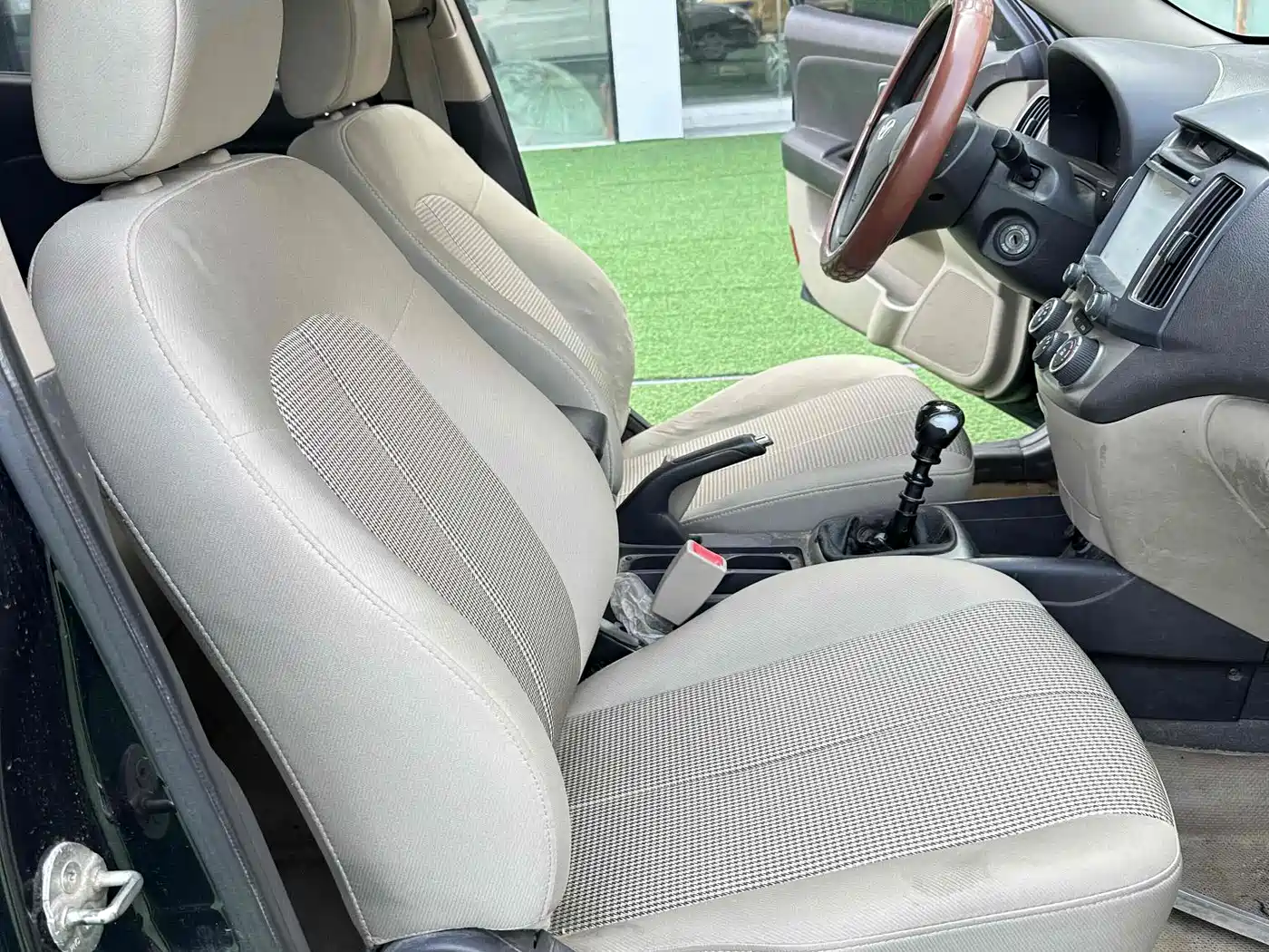 Hyundai Elantra 2011 1.6L Manual Comfort фото 8