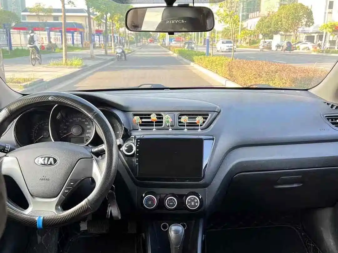 Kia K2 2017 2015 Sedan 1.4L AT GLS