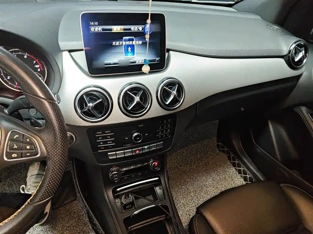 Mercedes-Benz B-Class 2018 B 200 Fashion фото 6