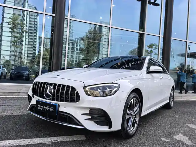 MERCEDES-BENZ E CLASS