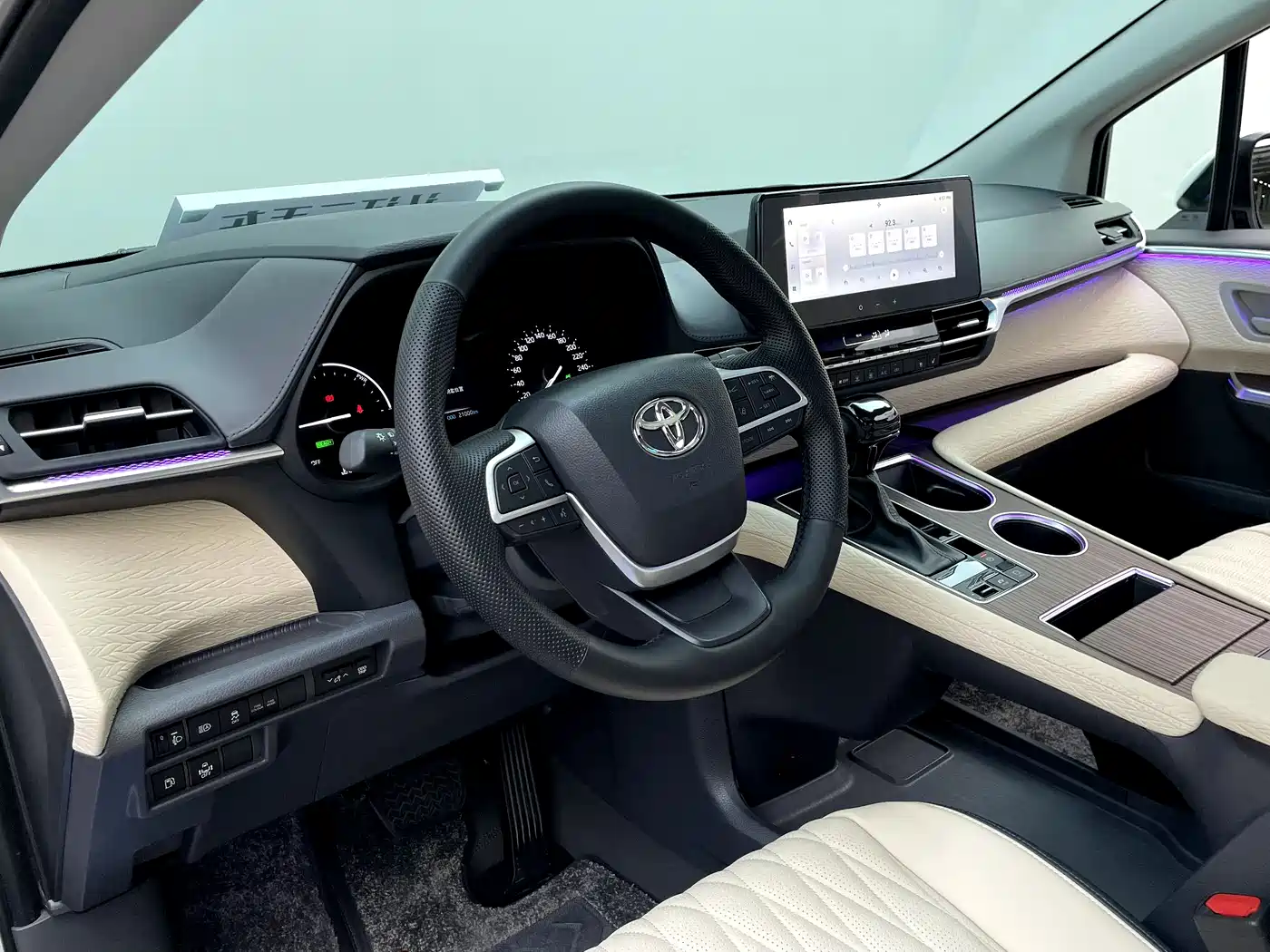 Toyota Sienna 2024 2.5L Hybrid Comfort Edition фото 19
