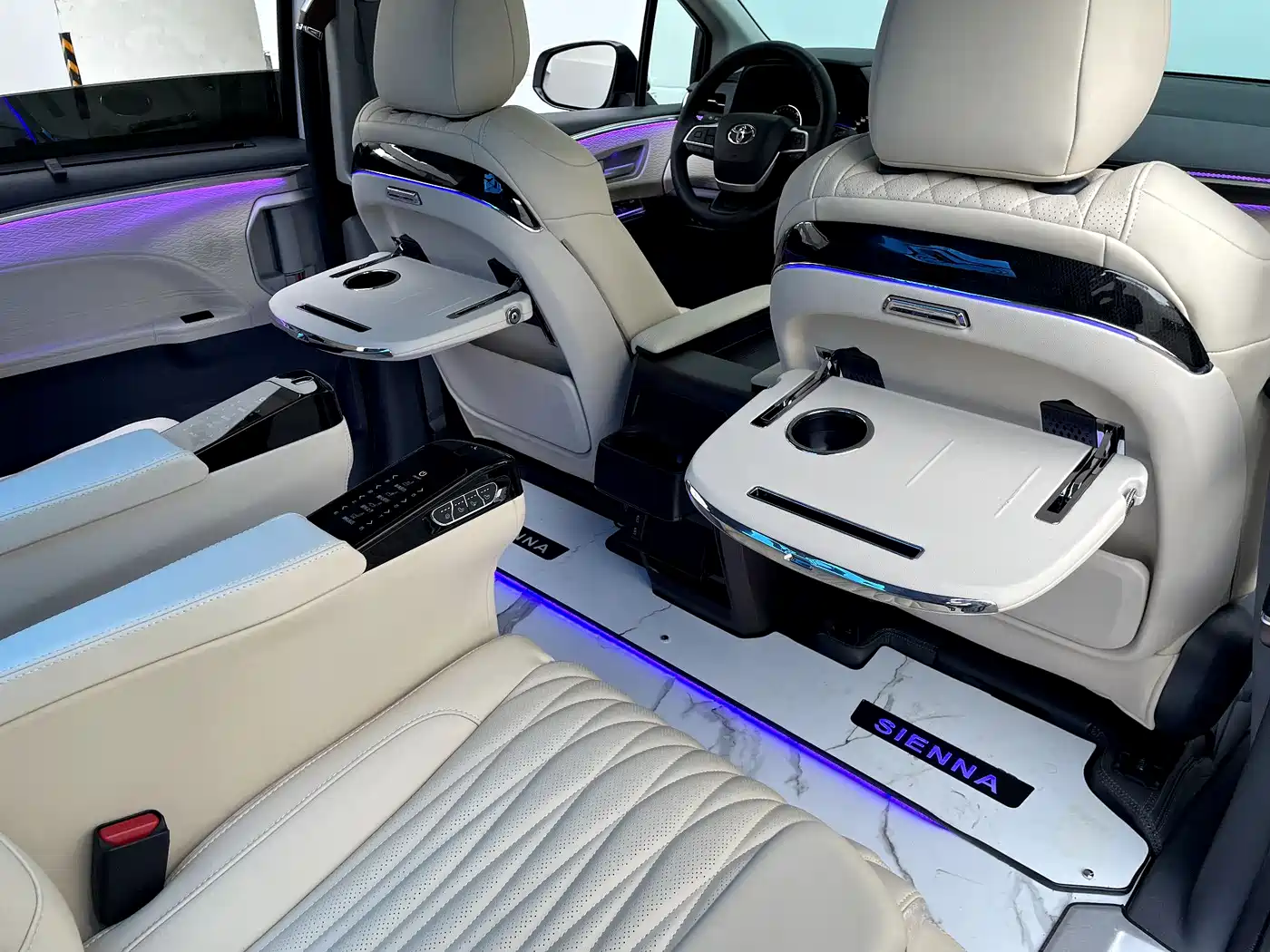 Toyota Sienna 2024 2.5L Hybrid Comfort Edition фото 15