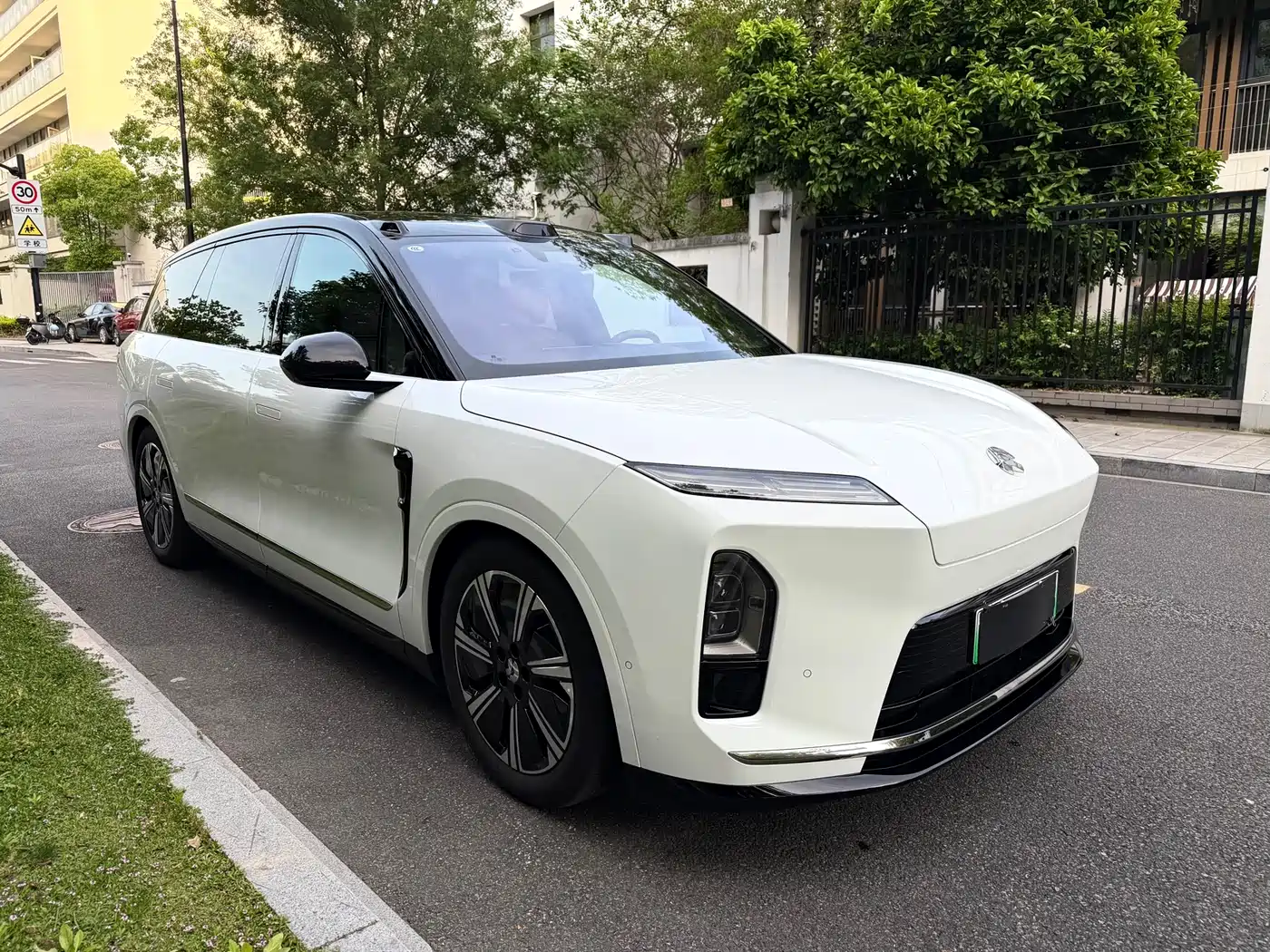 NIO ES8 2025 Base Model 7-Seater фото 3