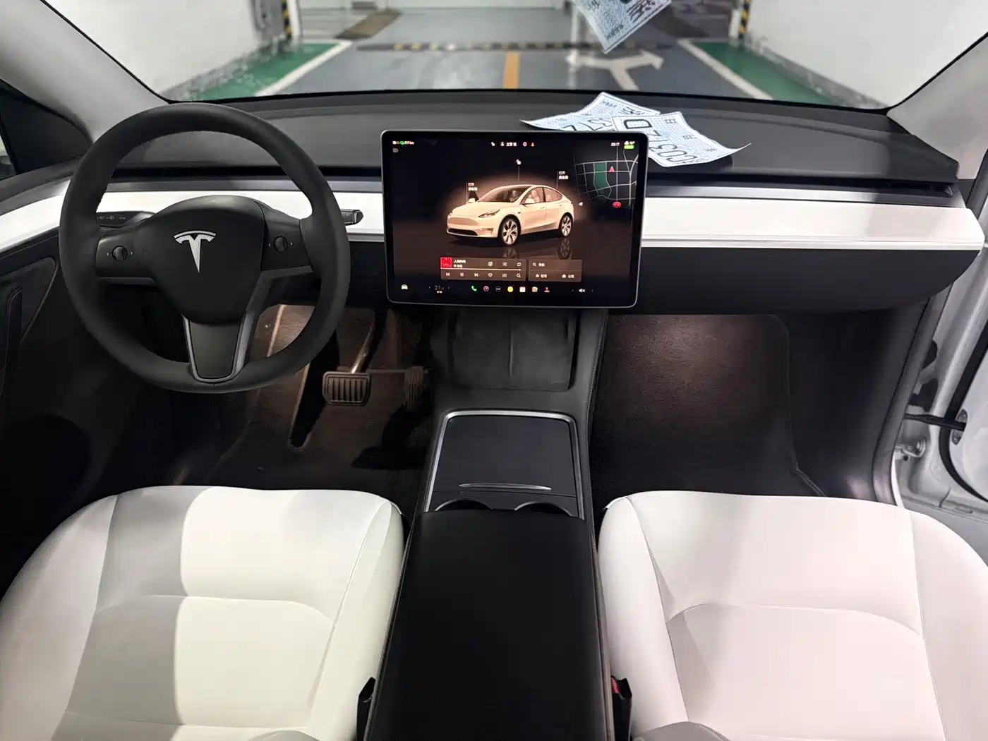 TESLA MODEL Y