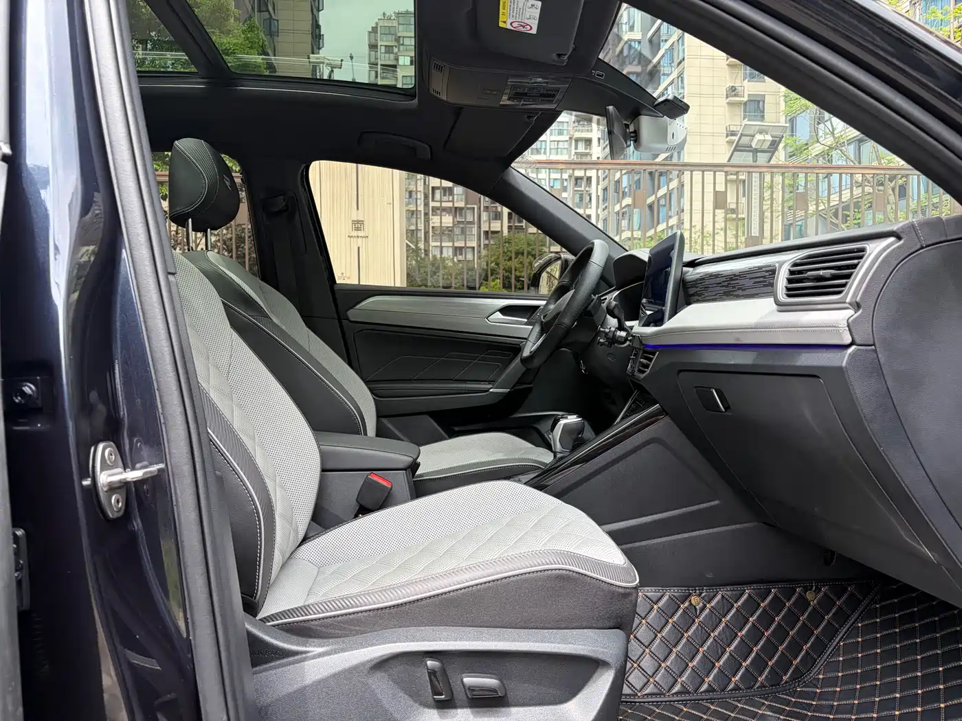 Volkswagen Tayron X 2023 330TSI 2WD Flagship Smart Edition фото 17