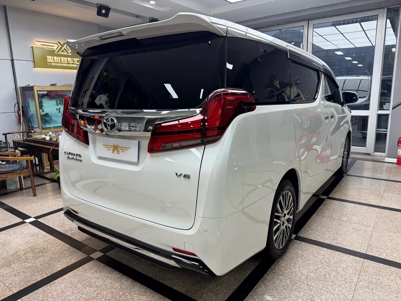 Toyota Alphard 2018 3.5L Premium фото 5