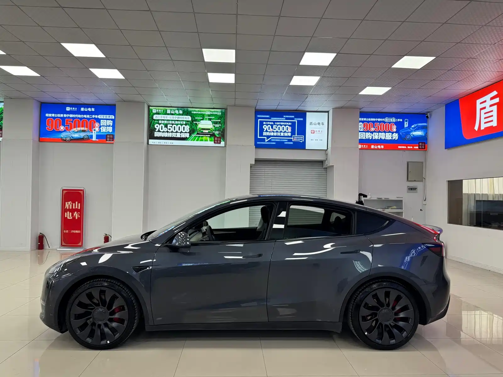 Фото 3 - Tesla Model Y