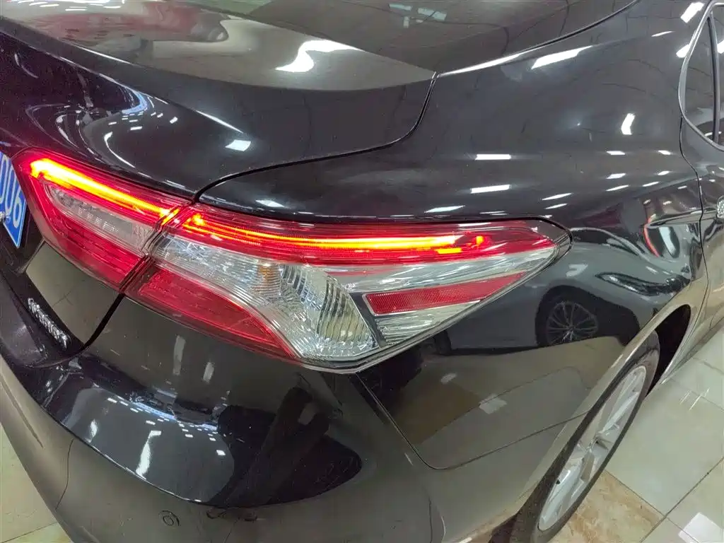Toyota Camry 2023 Hybrid 2.5HGVP Leading Edition фото 24