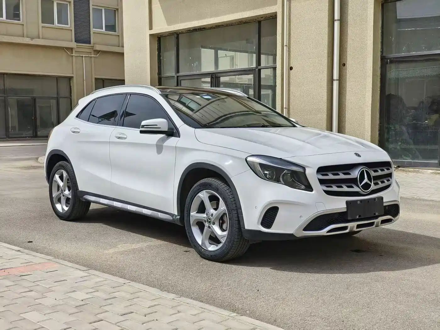 Mercedes-Benz GLA 2018 GLA 200 Dynamic фото 3