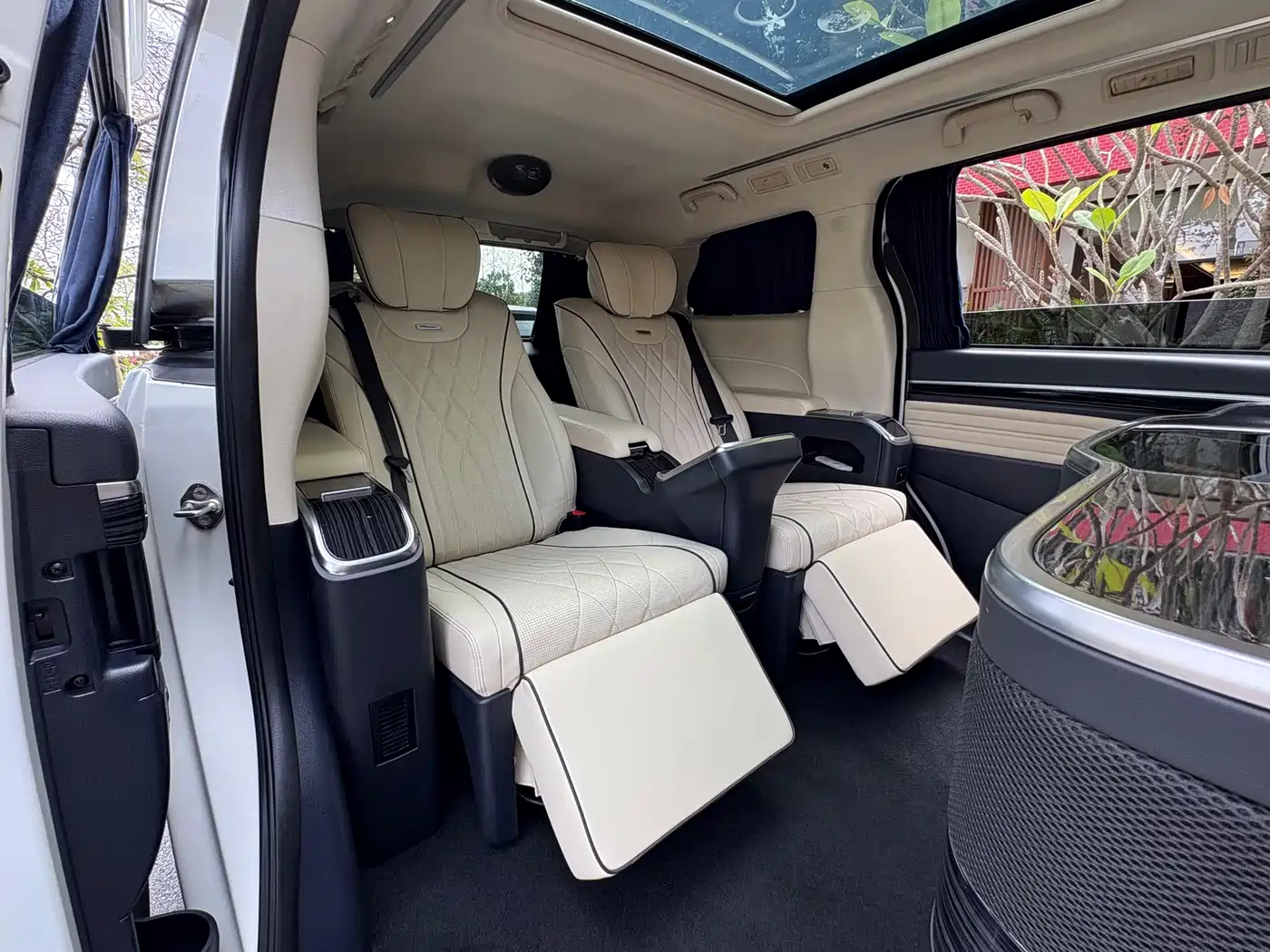 GAC Trumpchi Trumpchi M8 2021 Master Series 390T 4-Seat Glory Edition фото 13