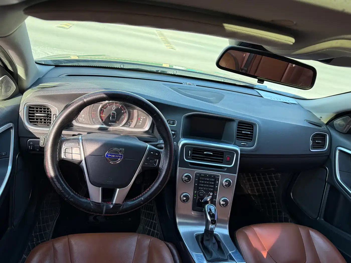 Фото 11 - Volvo S60