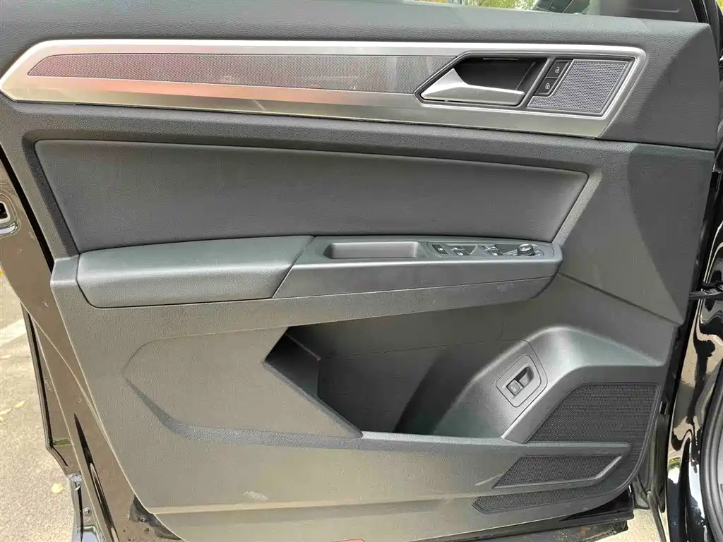 Volkswagen Teramont 2020 380TSI 4WD Luxury Edition China VI фото 14