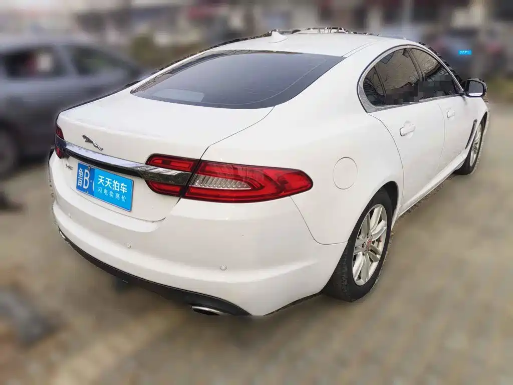 Jaguar XF 2013 2013 XF 2.0T Elegance Edition