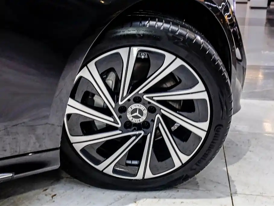 Mercedes-Benz E-Class 2025 Facelift E 300 L Luxury фото 36